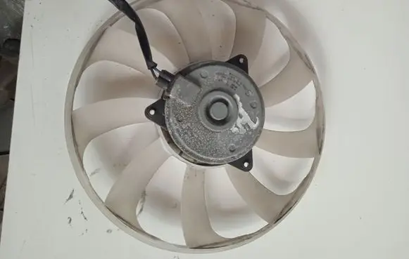 Toyota Prius (XW30) Fan impeller 1636337010