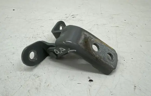 Toyota RAV 4 (XA50) Front door upper hinge