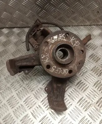 Volkswagen Golf V Front wheel hub