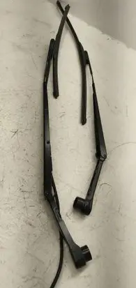 Subaru Outback (BT) Front wiper blade arm