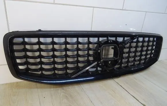 Volvo V60 Front bumper upper radiator grill 32378256