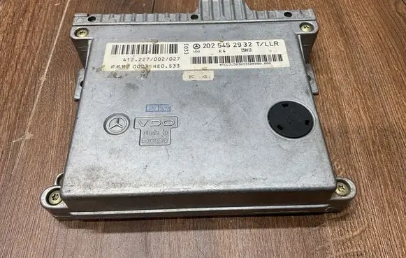Mercedes-Benz C W202 Engine control unit/module 2025452932