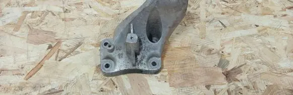 Maserati Ghibli Engine mounting bracket 670004866