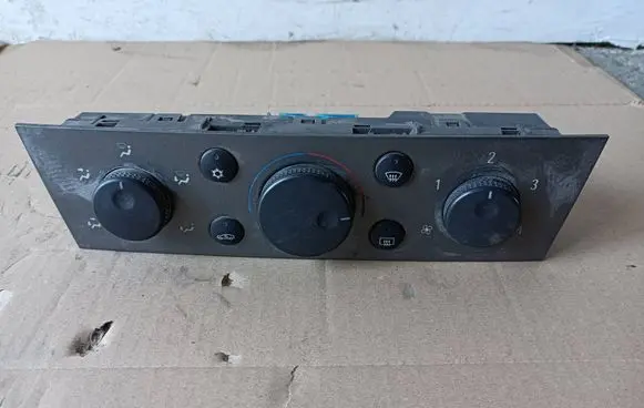 Opel Vectra C Climate control unit 13138190 MCP3200 19550001