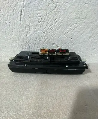 Volkswagen PASSAT B6 Climate control unit 746775