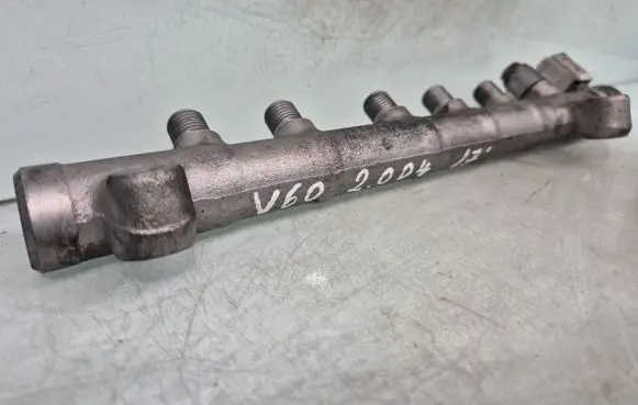 Volvo V60 Fuel main line pipe A5261