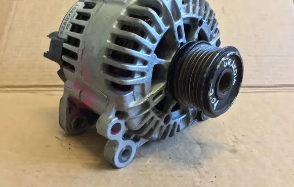 Mitsubishi Grandis Generator/alternator SZA02291 TG14C011