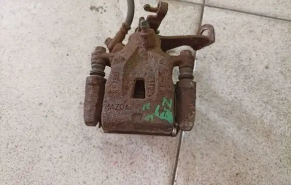 Rear brake caliper