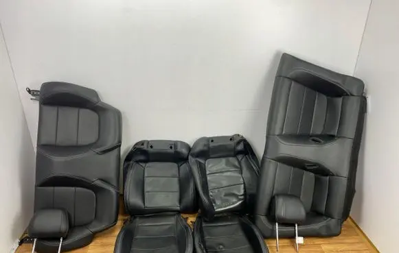 Ford Mustang VI Seat set skory