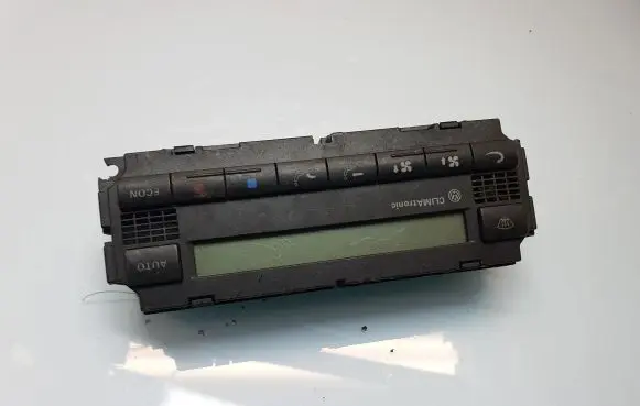 Volkswagen PASSAT B5 Climate control unit