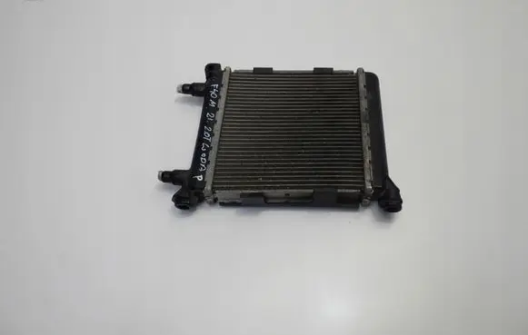 BMW 1 F40 Coolant radiator 9884538