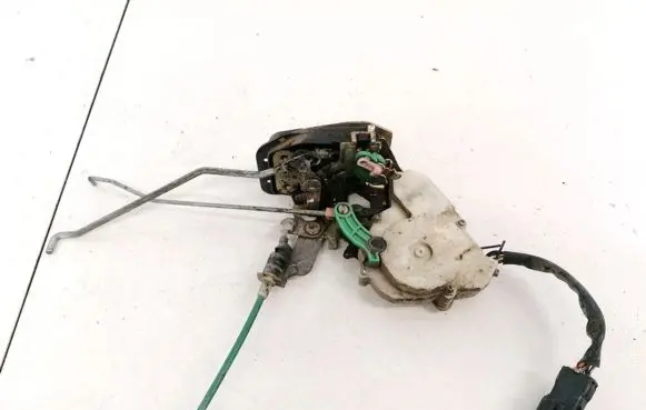 KIA Sorento Front door lock