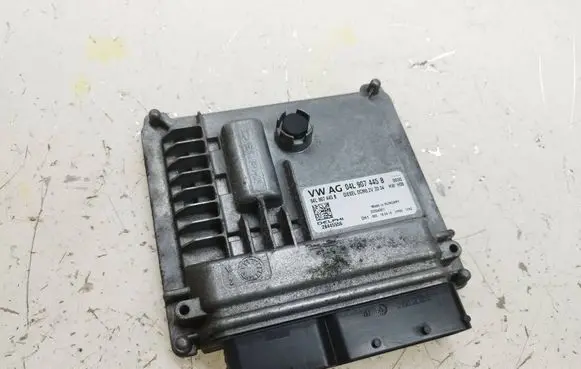 Skoda Octavia Mk3 (5E) Engine control unit/module 04L907445B 28445556