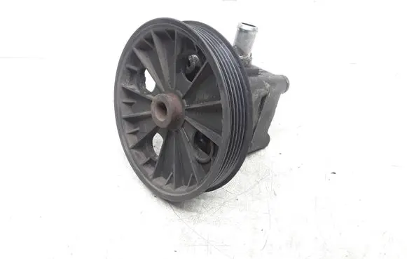 Volvo V70 Power steering pump 30741122