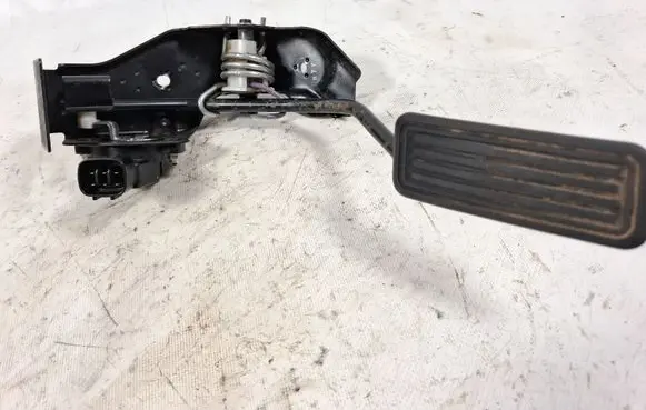Toyota Corolla Verso AR10 Accelerator throttle pedal 7811135030