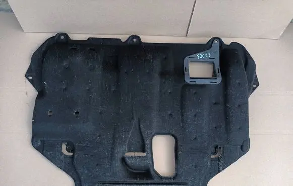 Ford Focus Engine splash shield/under tray