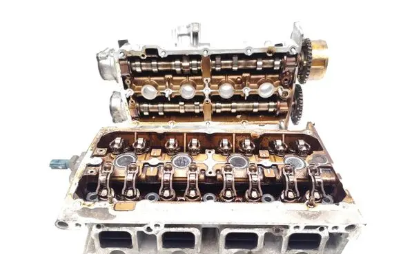 Volkswagen Golf VI Engine head 03C103358AK 03C103475BC
