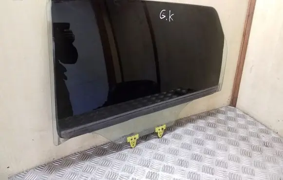 Nissan Qashqai Rear door window glass
