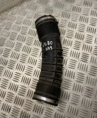 Volvo S80 Air intake hose/pipe 6898050