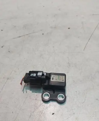 Mitsubishi Outlander Airbag deployment crash/impact sensor MR475078 X2T22371A