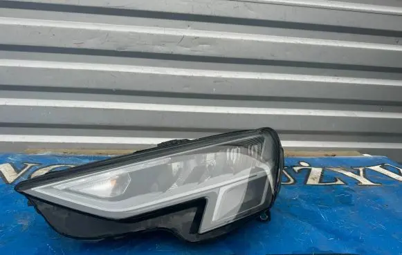 Audi A3 8Y Headlight/headlamp 8Y0941011