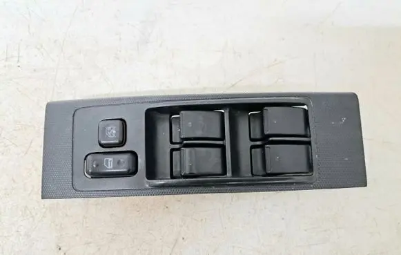 Toyota Corolla Verso AR10 Electric window control switch 848200F030