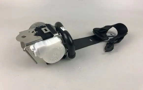 Rear seatbelt