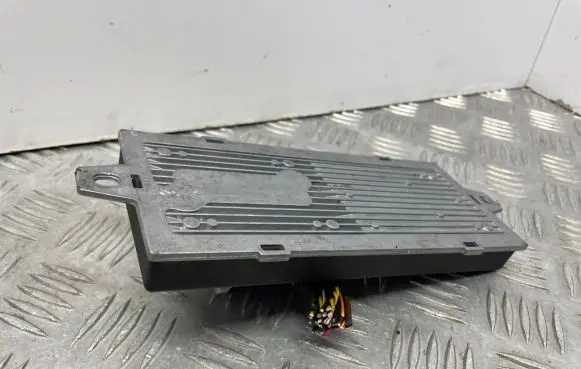 BMW 5 E60 E61 Ignition amplifier control unit 6765456 00003719A8
