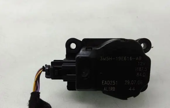 Ford Focus C-MAX Air flap motor/actuator 3N5H19E616AB