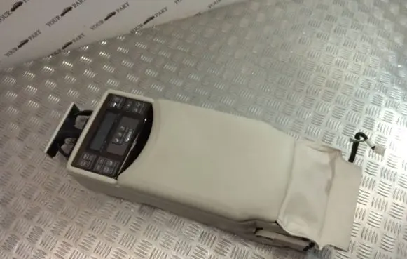 Lexus LS 460 - 600H Rear seat armrest 