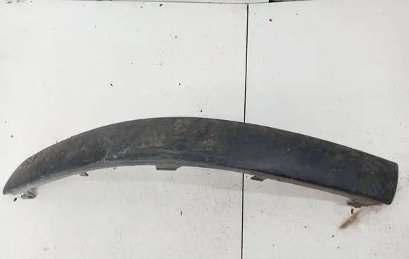 Front bumper splitter molding