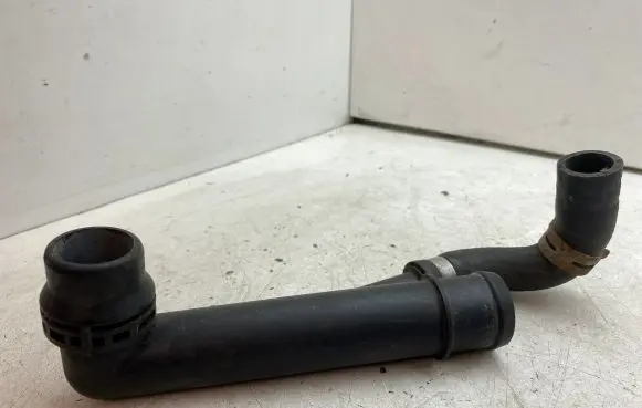 Volkswagen PASSAT B8 Engine coolant pipe/hose 5Q0121619B