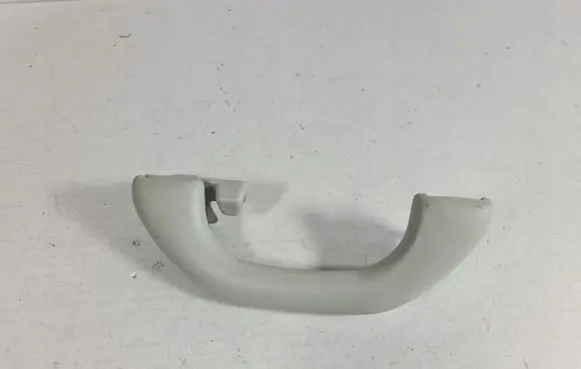 Volkswagen Golf V Engine bonnet (hood) release handle
