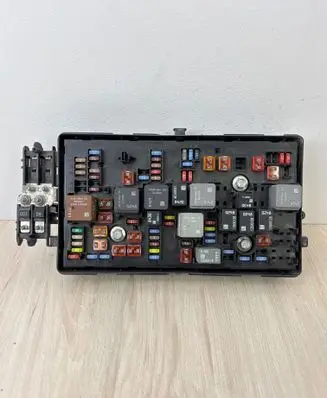 Opel Insignia A Fuse module 13255300 529050199