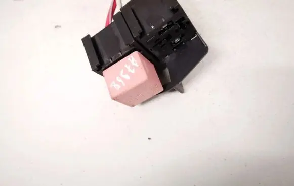 Dacia Sandero Other relay 8200308271 20240041
