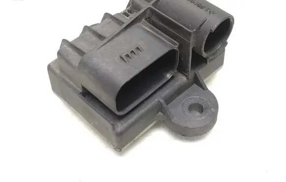 Mercedes-Benz A W176 Glow plug pre-heat relay A6519003103