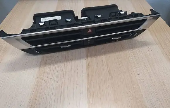 Citroen C4 III e-C4 Dash center air vent grill 98356482DX