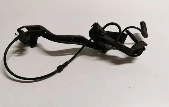 Mercedes-Benz C W205 Front ABS sensor wiring A2059058103