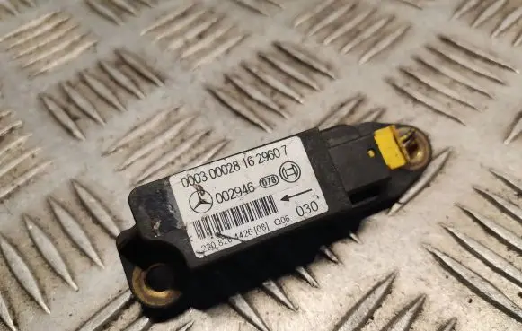 Mercedes-Benz S W220 Airbag deployment crash/impact sensor 2208204426