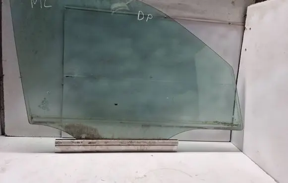 Mercedes-Benz ML W163 Front door window glass four-door A1637200418 DOT376 A006451
