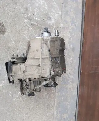 Toyota Land Cruiser (J120) Gearbox transfer box case 