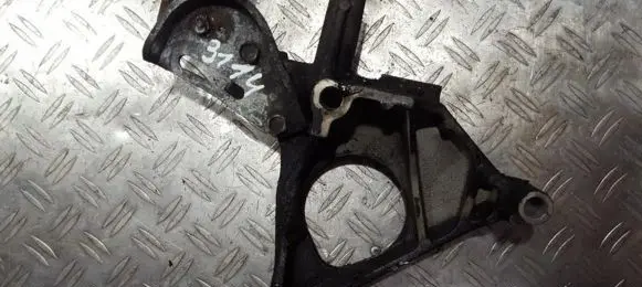 Nissan Almera Tino Engine mounting bracket