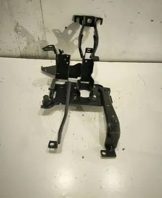 Volkswagen Sharan Clutch pedal mounting bracket assembly 014330000565 0982106 010908800005