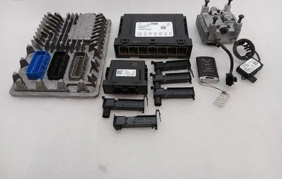 Chevrolet Corvette C7 Engine ECU kit and lock set 12691885 13522558