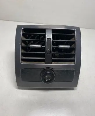 Rear air vent grill