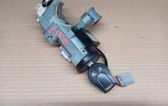 Nissan Juke I F15 Ignition lock 216697757 92LP0232 A1166B534