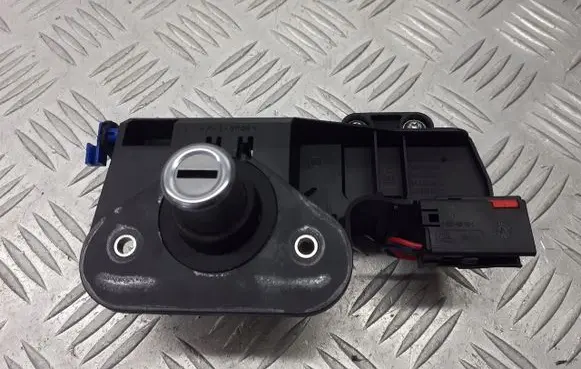 Opel Corsa C Tailgate exterior lock 24534783