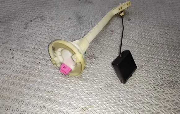 Mercedes-Benz S W220 Fuel level sensor M1589333064