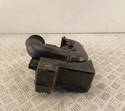 Hyundai i40 Intake resonator 282203Z300