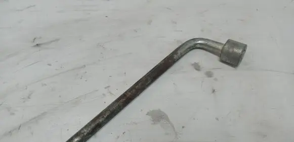 Subaru Forester SF Wheel nut wrench 